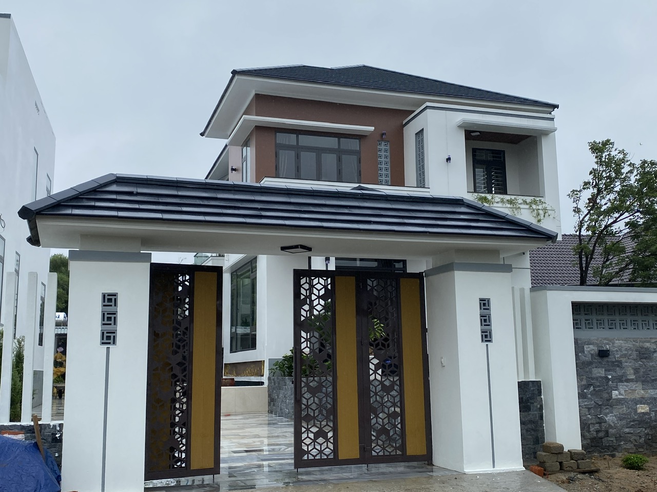 ngói phẳng cho nhà phố